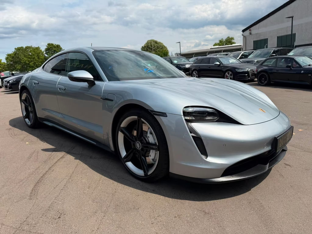 Porsche Taycan 4S