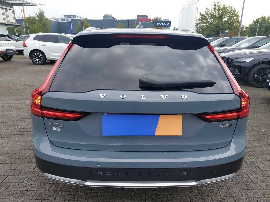 Volvo V90 Cross Country