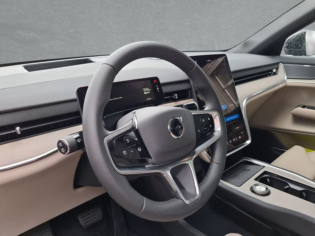 Volvo EX90