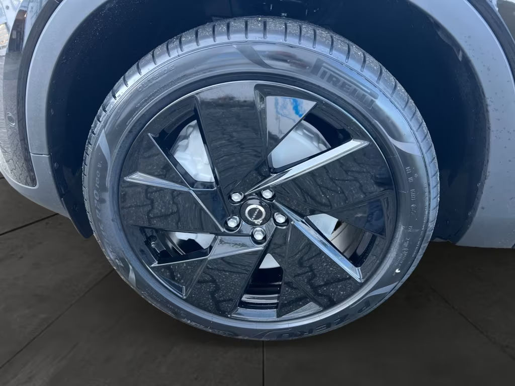 Volvo EX40