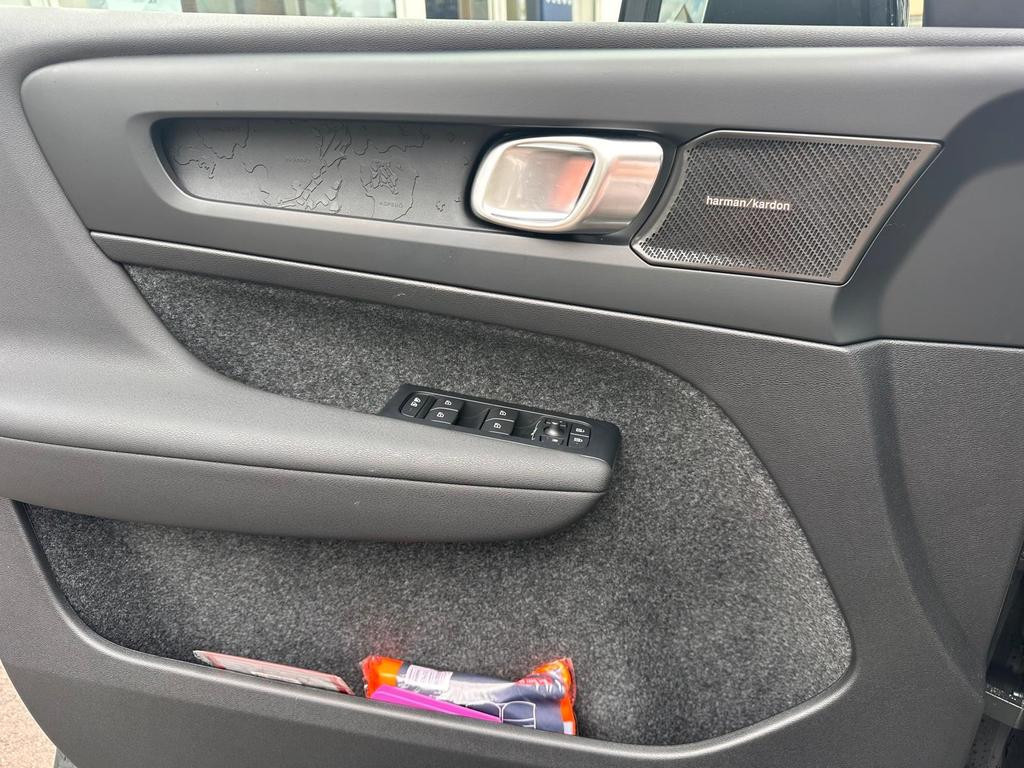 Volvo EX40