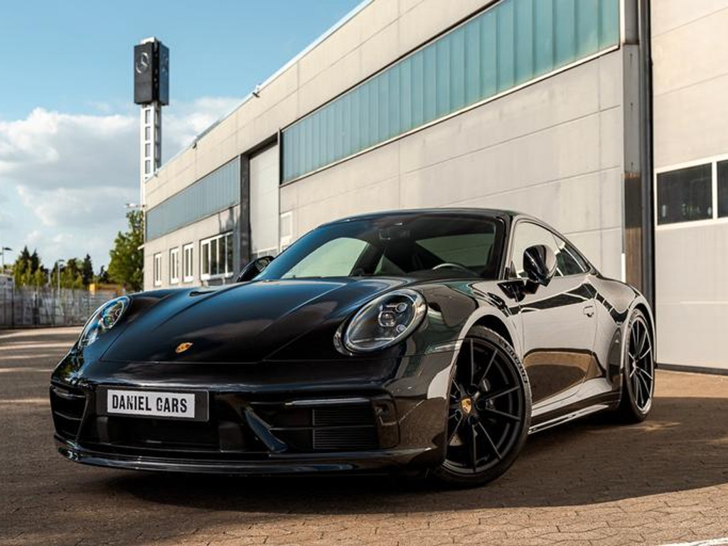 Porsche 911 Carrera