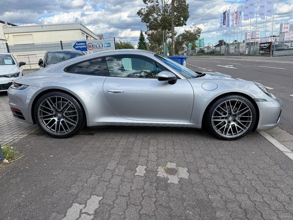 Porsche 911 992 Carrera