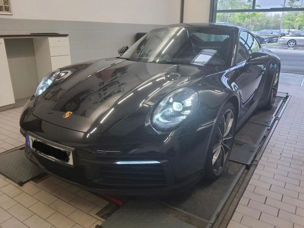Porsche 911 4 992 Carrera