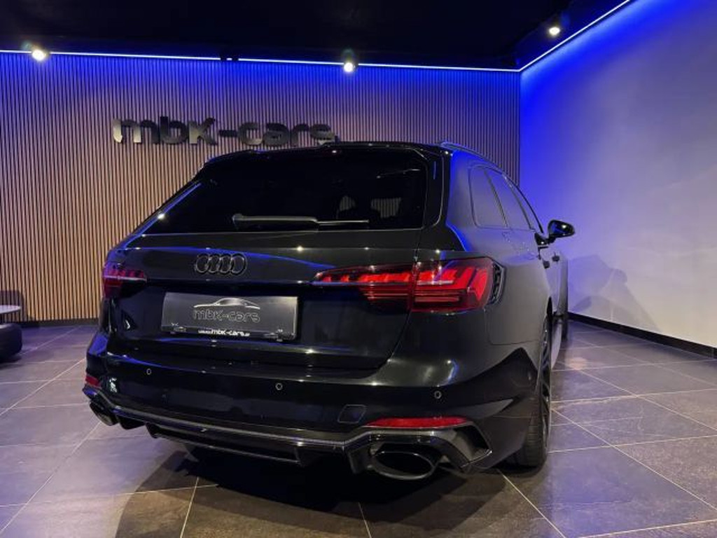 Audi RS4