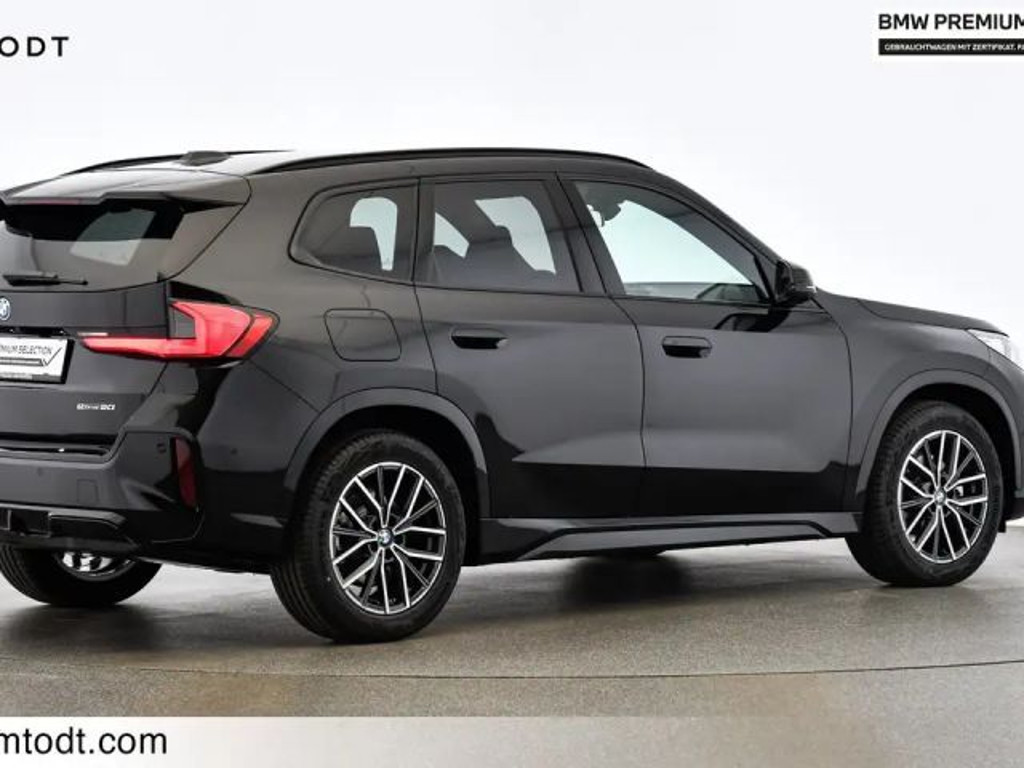 BMW iX1
