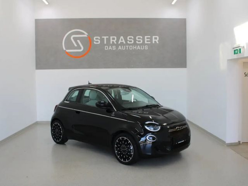 Fiat 500e La Prima