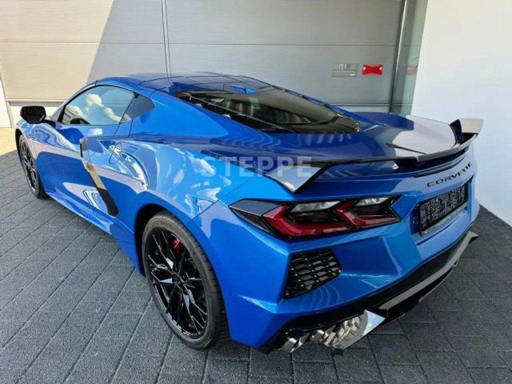 Corvette C8