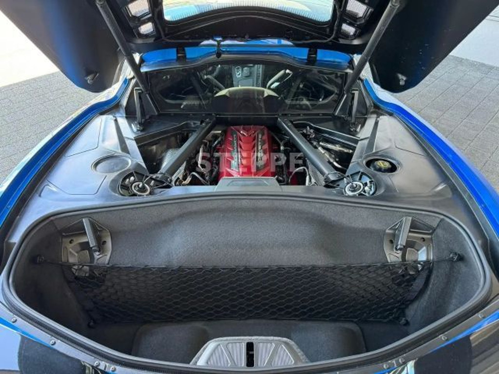 Corvette C8