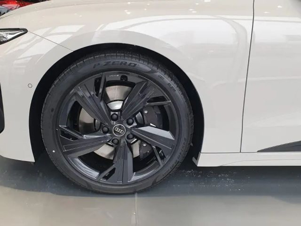 Audi S6 e-tron