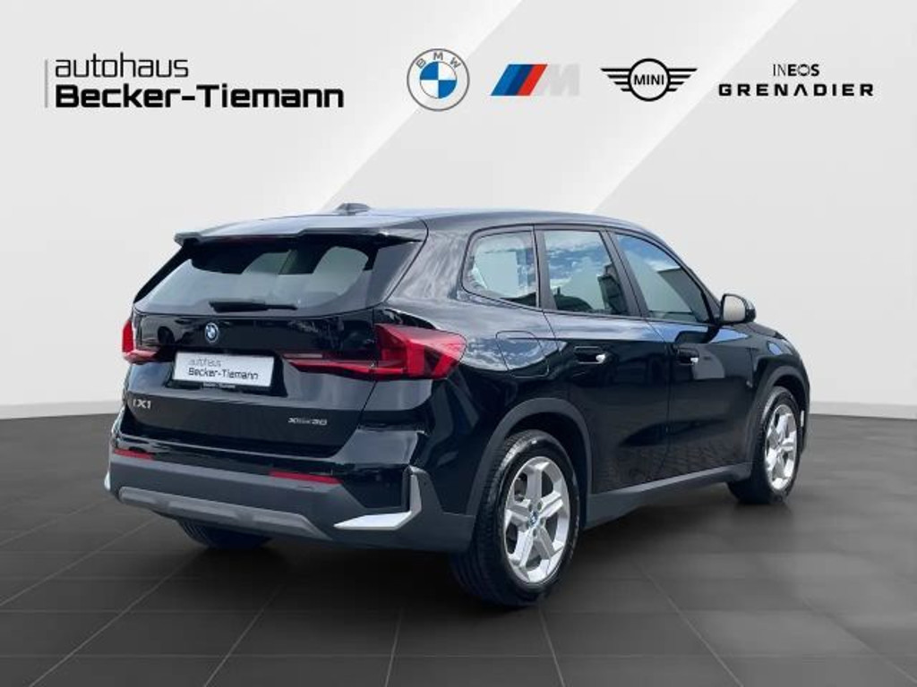 BMW iX1