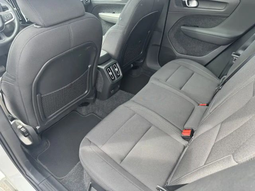 Volvo EX40
