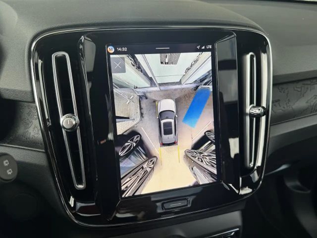 Volvo EX40