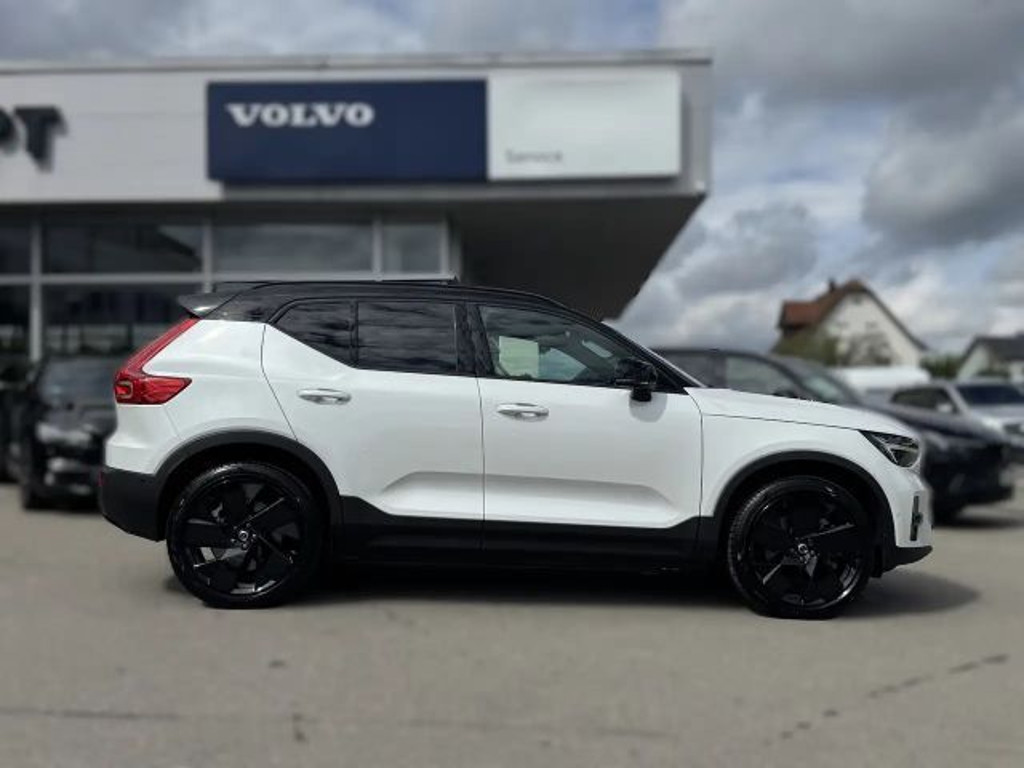 Volvo EX40