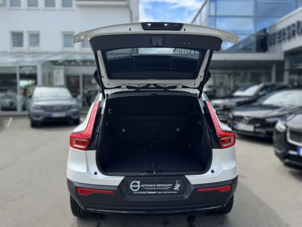 Volvo EX40