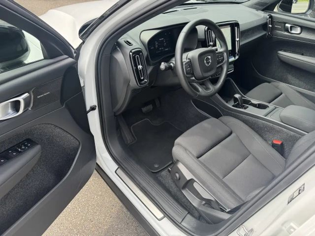 Volvo EX40