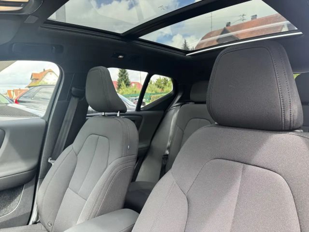 Volvo EX40