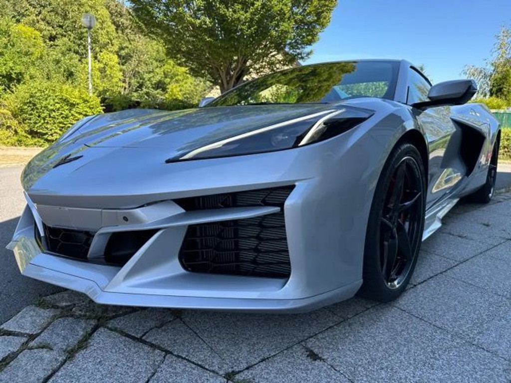 Corvette C8