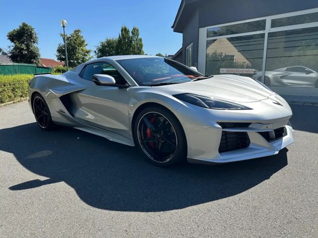 Corvette C8