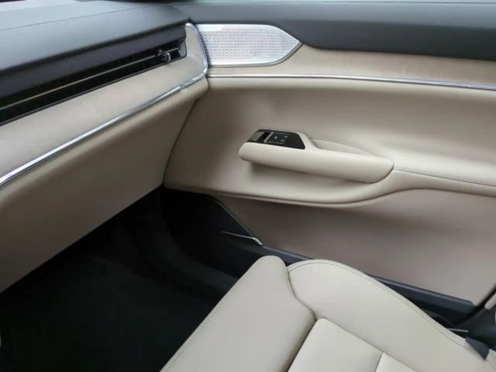 Volvo EX90