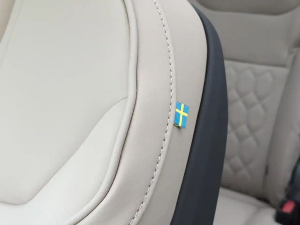 Volvo EX90