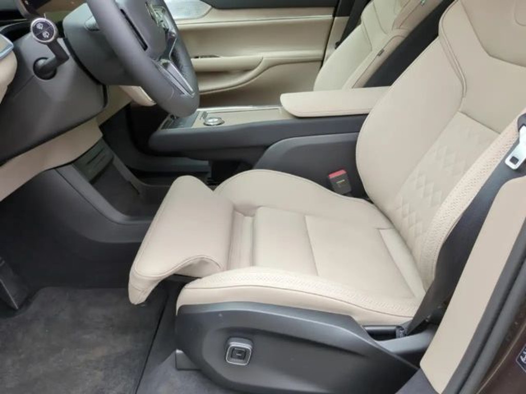 Volvo EX90