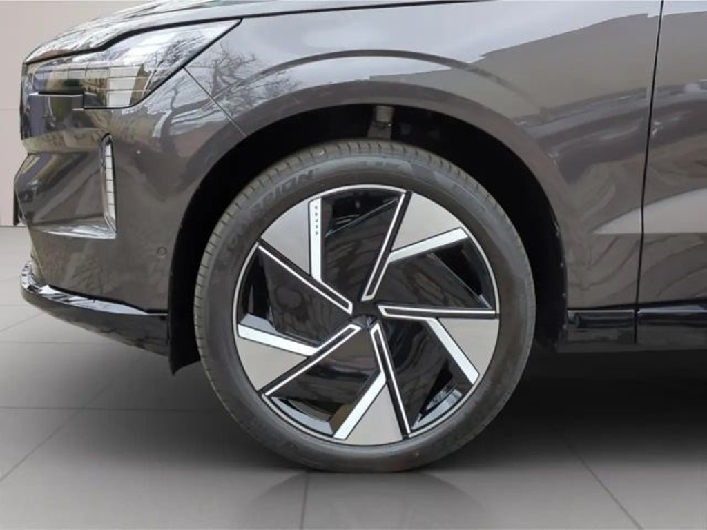 Volvo EX90