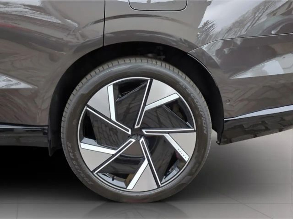 Volvo EX90