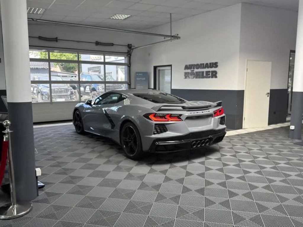 Corvette C8