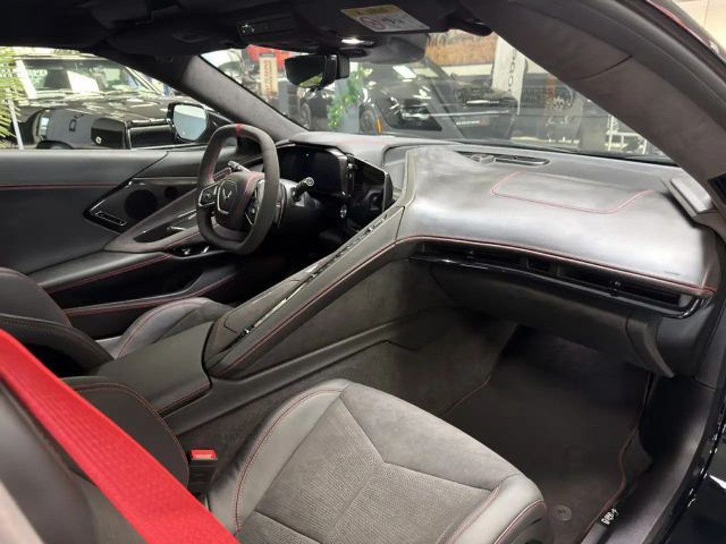 Corvette C8