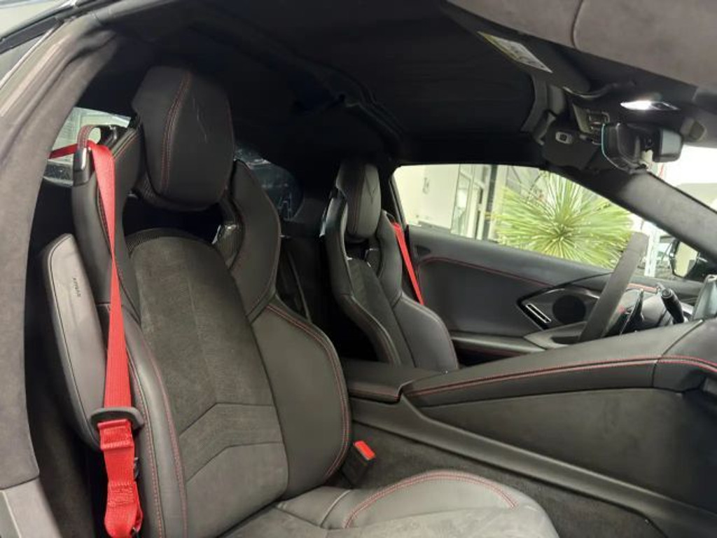 Corvette C8