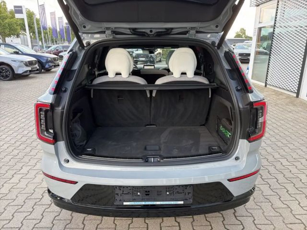 Volvo EX90