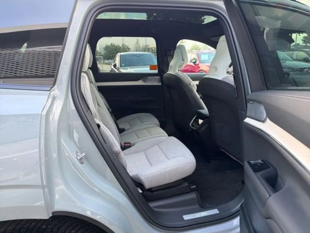Volvo EX90