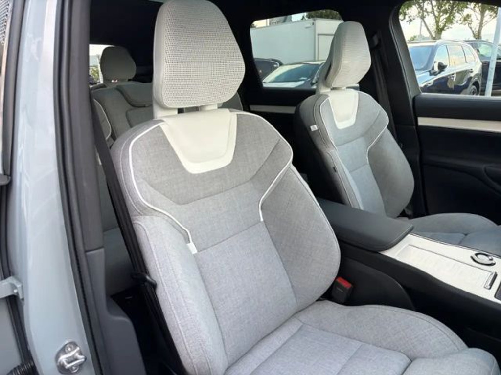 Volvo EX90