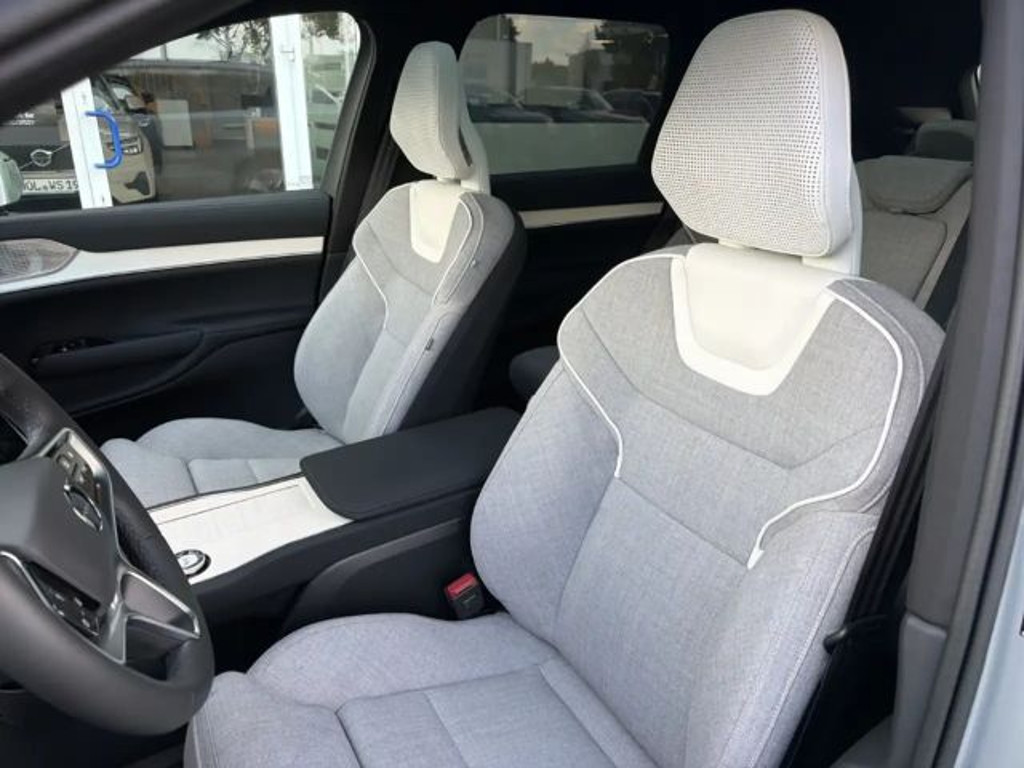 Volvo EX90