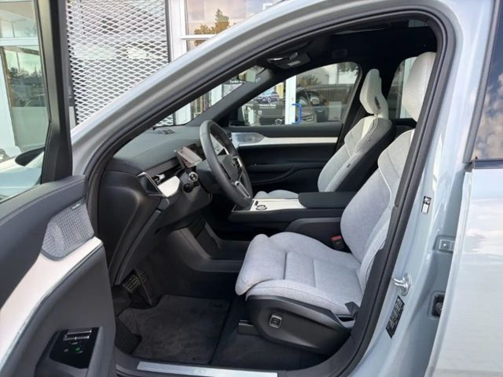 Volvo EX90