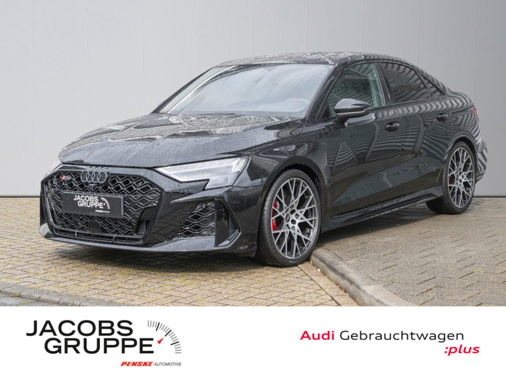 Audi RS3 Sedan Quattro S-Tronic