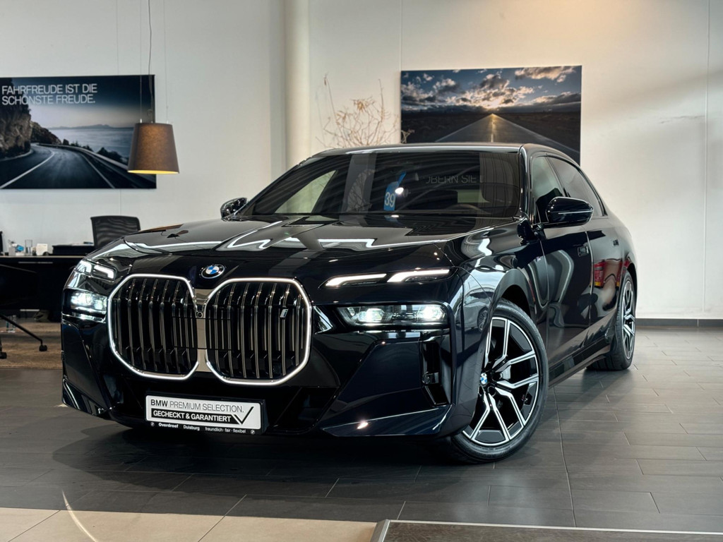 BMW i7