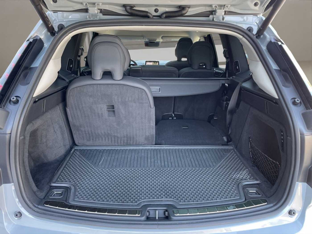 Volvo EX90