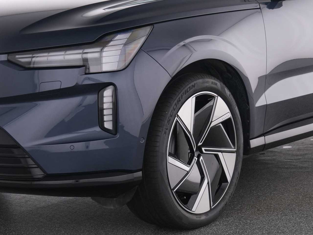 Volvo EX90