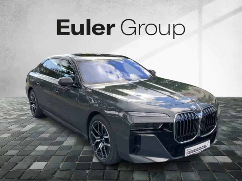 BMW i7