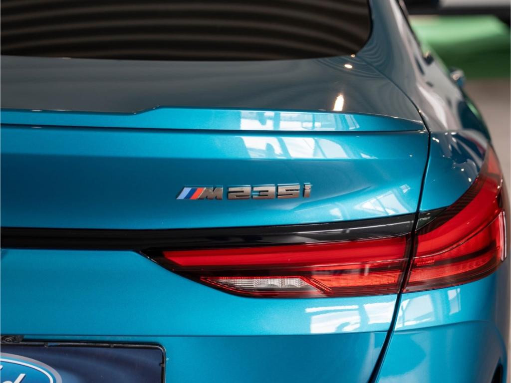 BMW M235