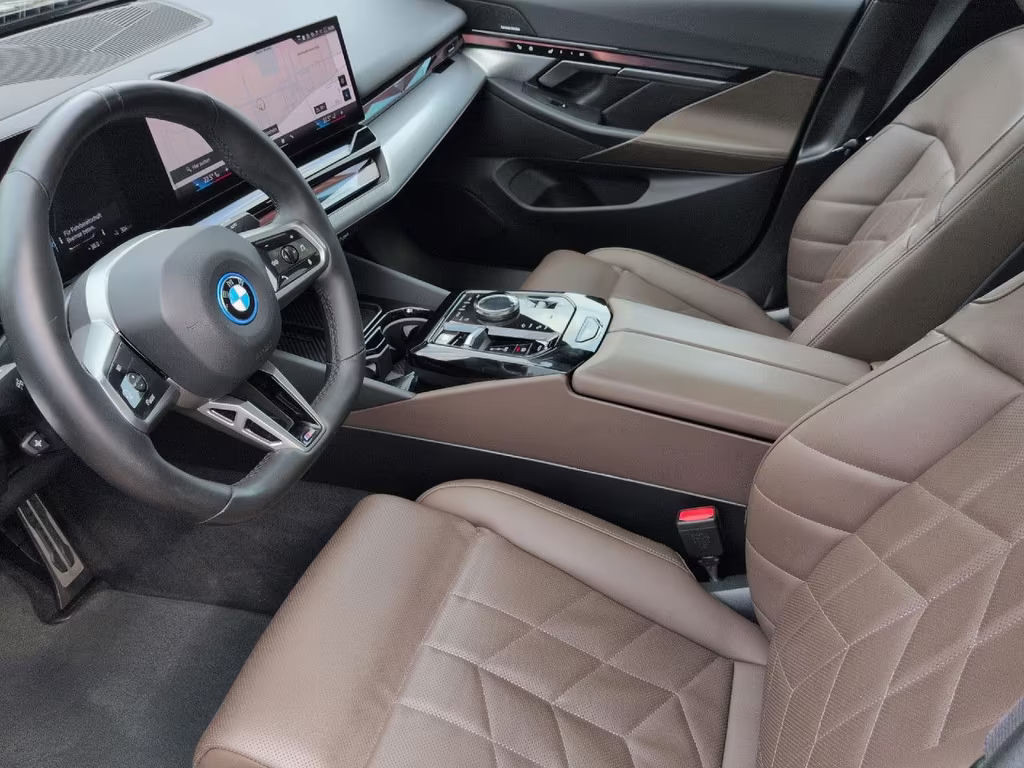 BMW i5