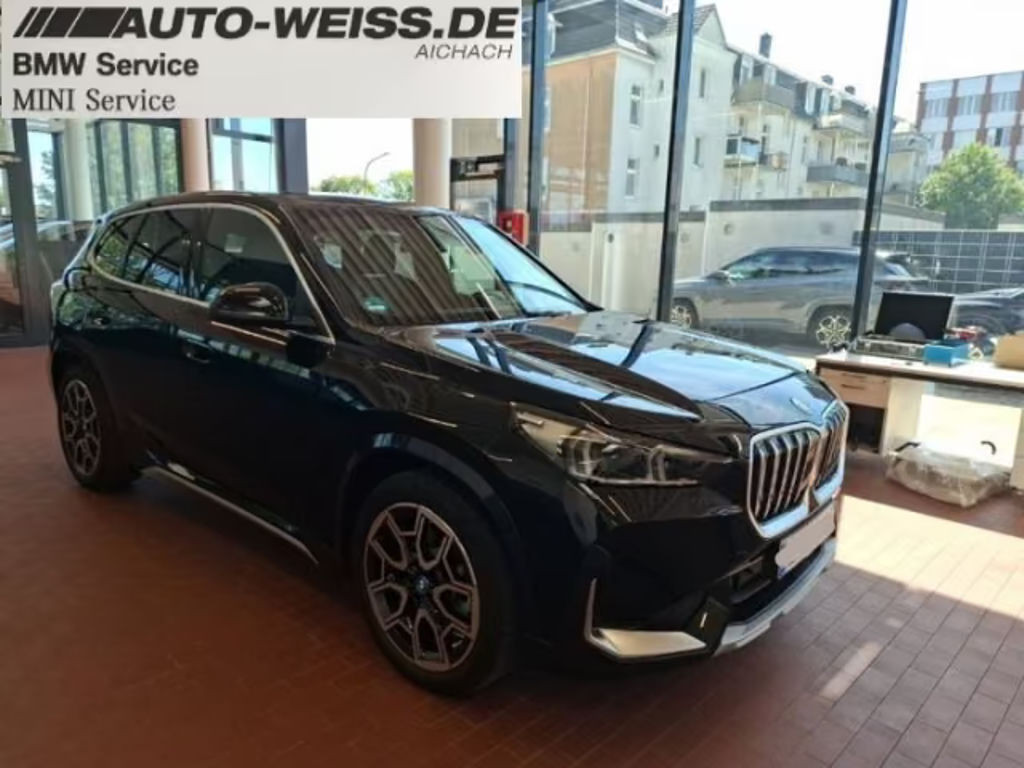 BMW iX1