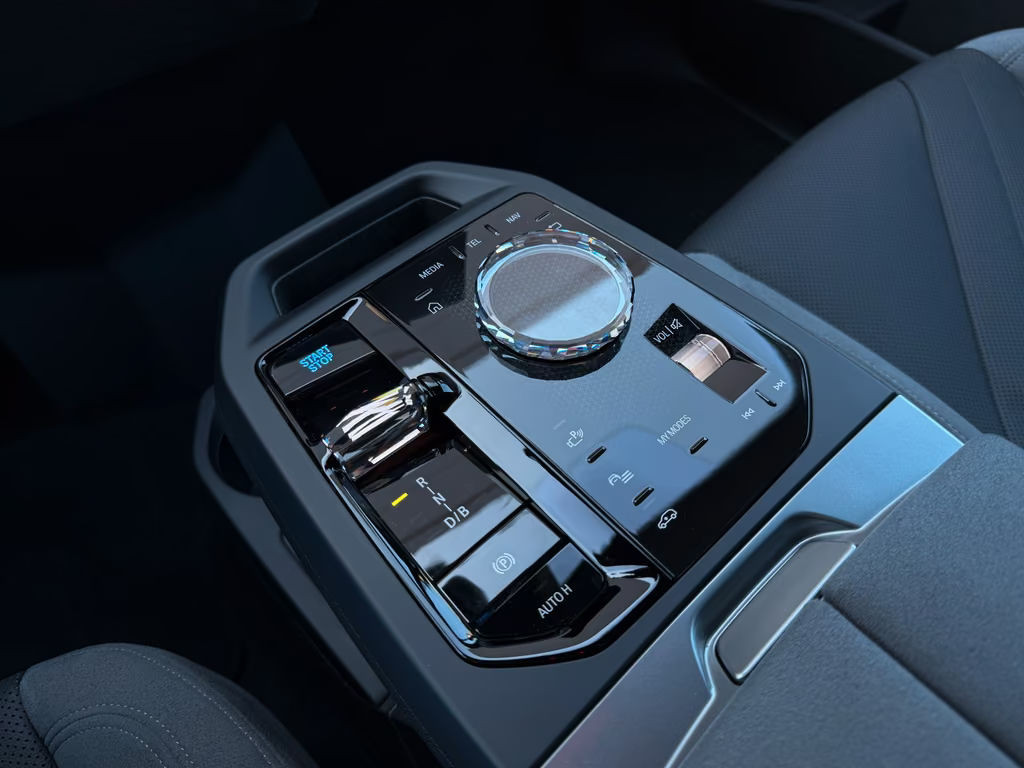 BMW iX