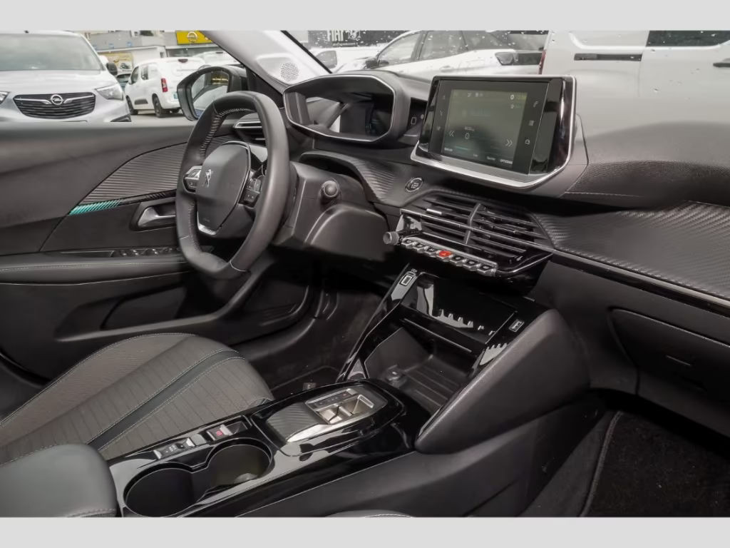 Peugeot e-208