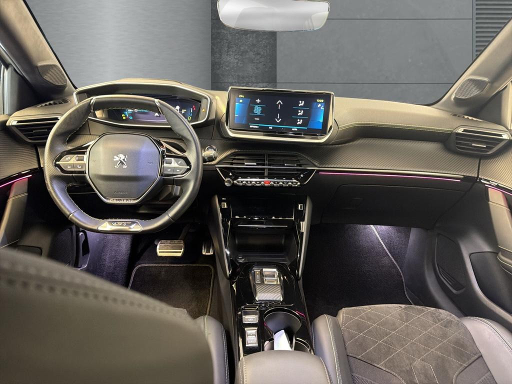 Peugeot e-208