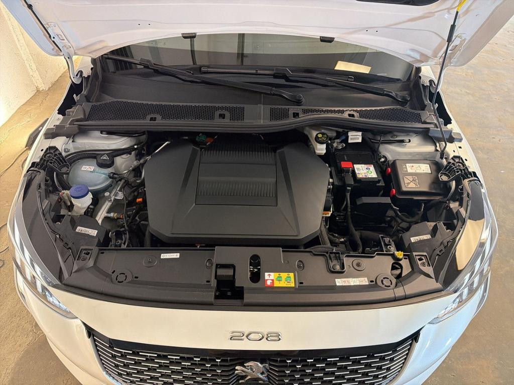 Peugeot e-208