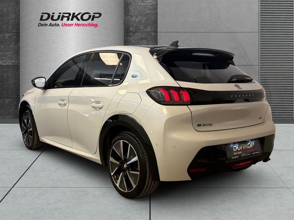 Peugeot e-208