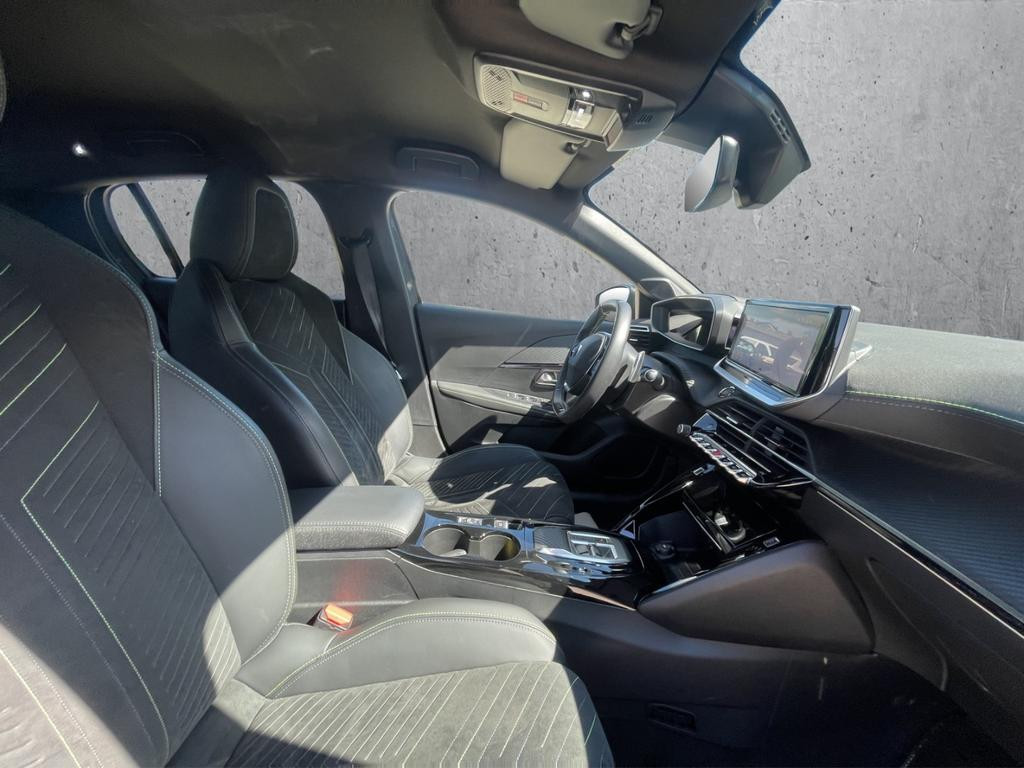 Peugeot e-208